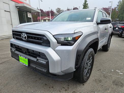 New 2025 Toyota 4Runner SR5 image 7