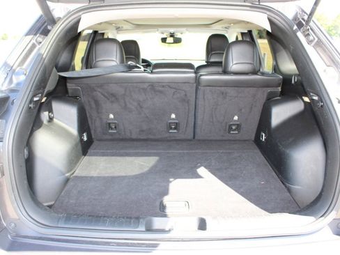 Used 2019 Jeep Cherokee Limited AWD/4WD image 16