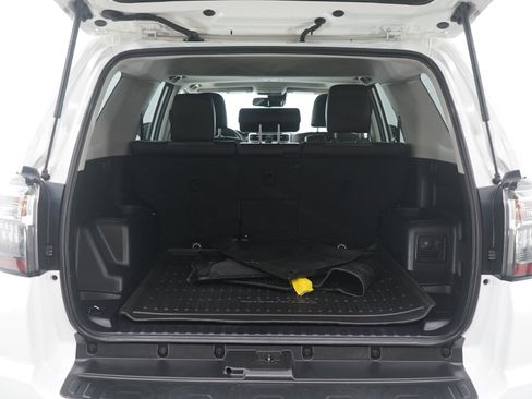 Used 2022 Toyota 4Runner SR5 Premium image 15