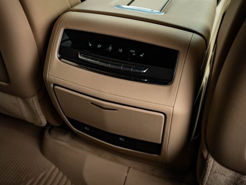 Used 2021 Cadillac Escalade ESV Premium Luxury image 38