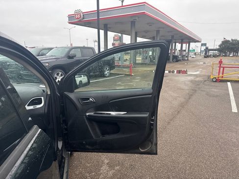 Used 2019 Dodge Journey SE w/ Premium Group image 21