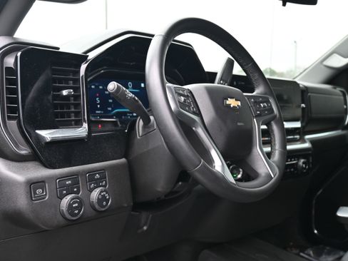 Used 2024 Chevrolet Silverado 1500 LT w/ Leather Package image 3
