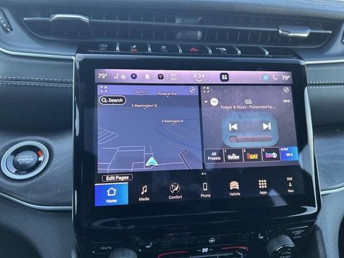 New 2025 Jeep Grand Cherokee L Limited w/ Black Appearance Package image 9