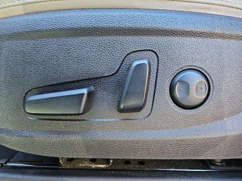 Used 2022 Kia Telluride EX w/ Towing Package image 21