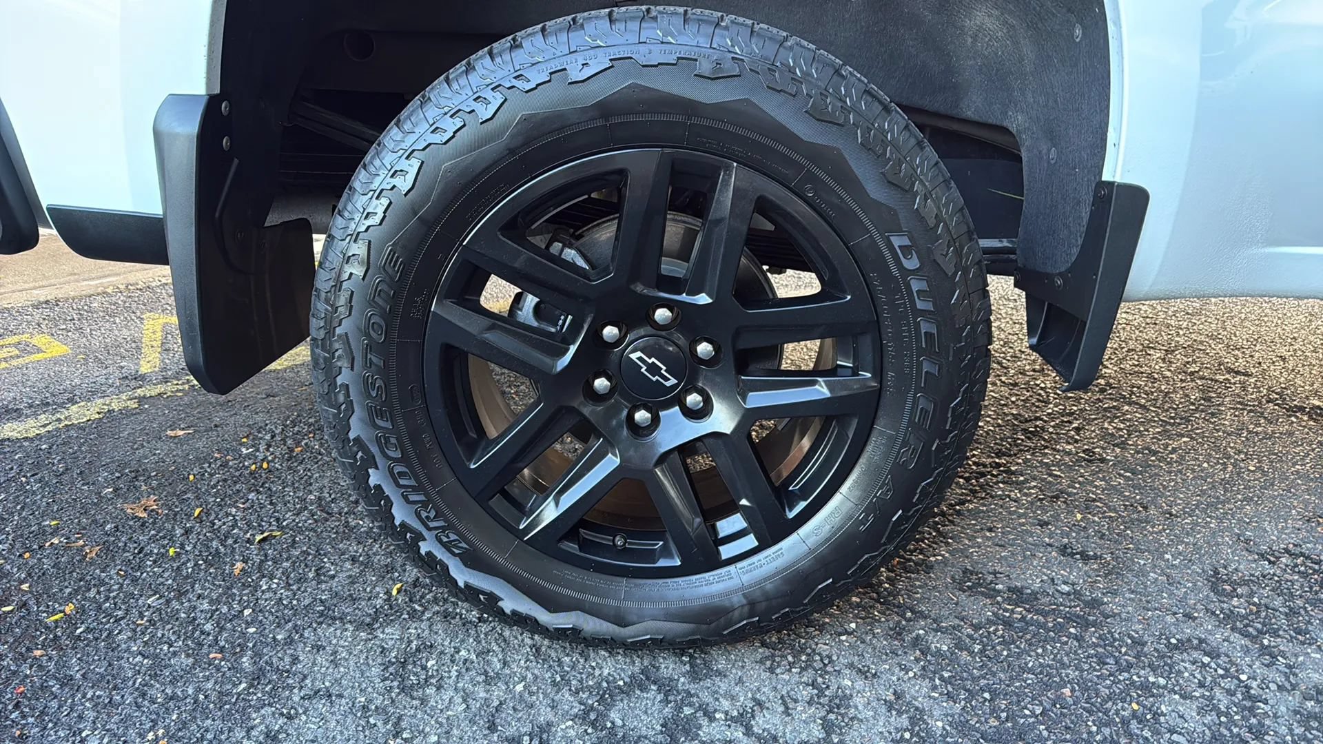 Used 2025 Chevrolet Silverado 1500 LT Trail Boss w/ Dark Appearance Package AWD/4WD image 11