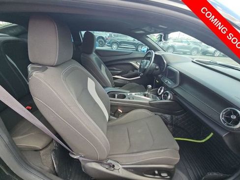 Used 2016 Chevrolet Camaro LT image 10