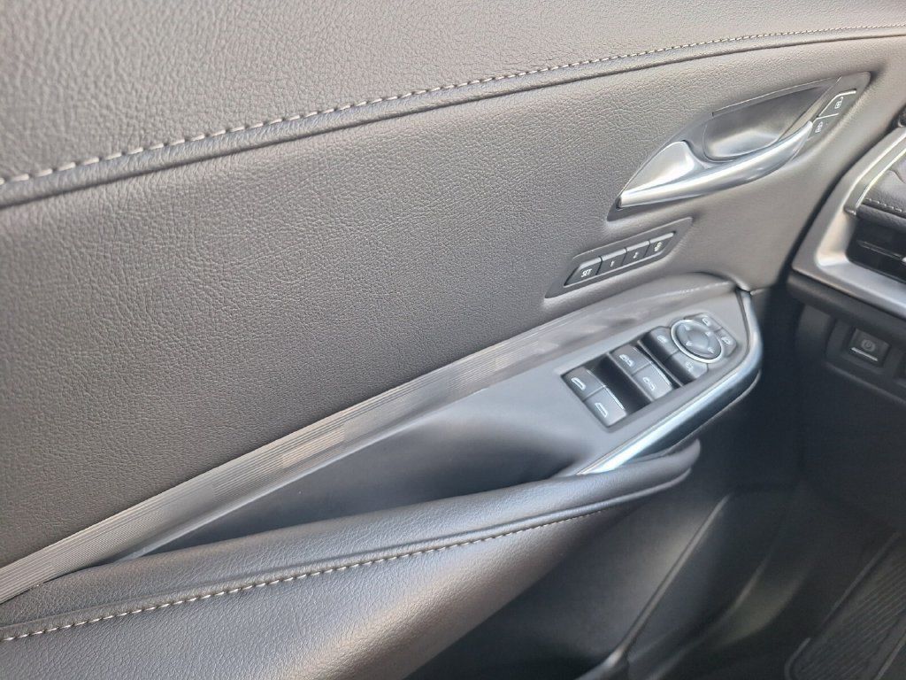 Certified 2025 Cadillac XT4 Premium Luxury w/ Technology Package FWD image 20