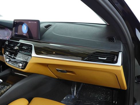 Certified 2023 BMW 530i w/ Convenience Package image 14