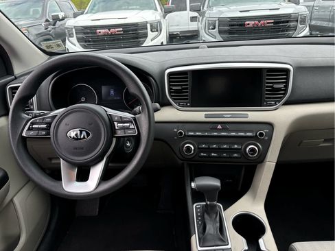 Used 2022 Kia Sportage LX AWD/4WD image 19