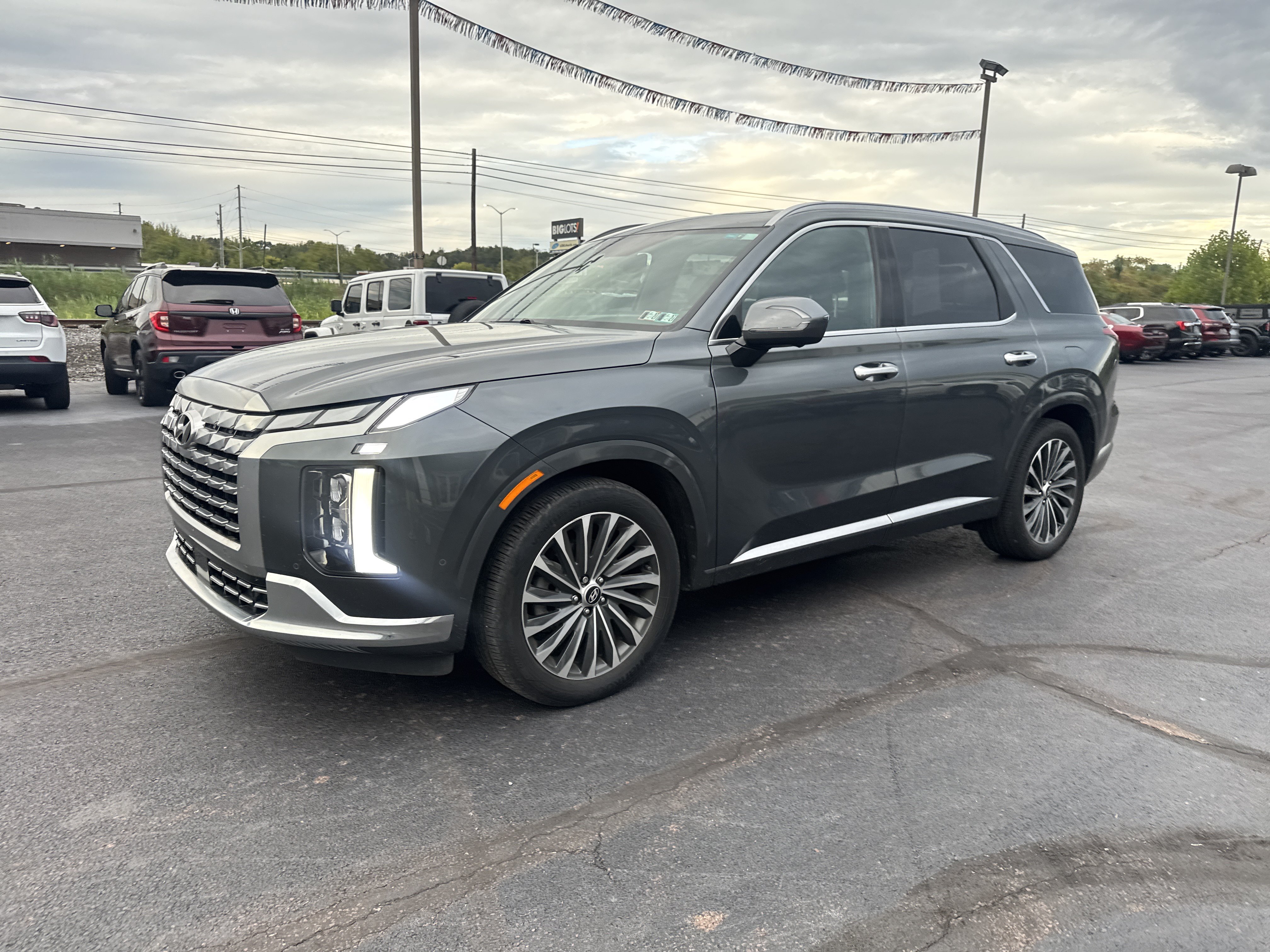 Used 2023 Hyundai Palisade Calligraphy w/ Cargo Package AWD/4WD image 14