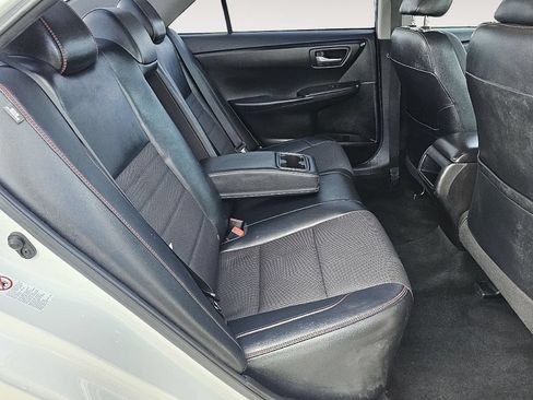 Used 2016 Toyota Camry SE FWD image 21