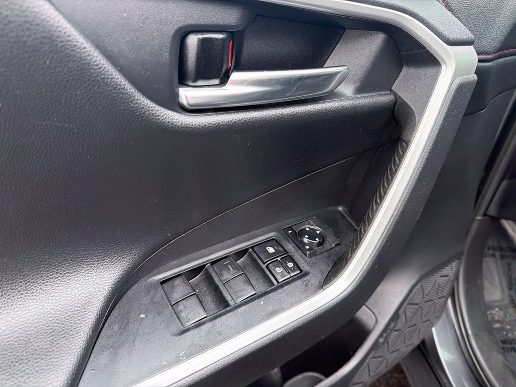 Used 2020 Toyota RAV4 TRD Off-Road AWD/4WD image 22