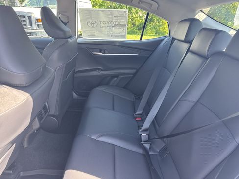 Used 2025 Toyota Camry XLE FWD image 23