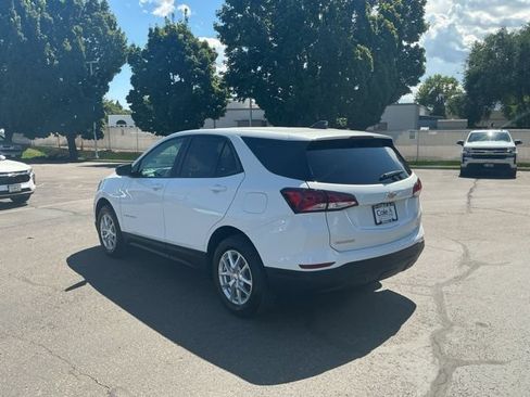 Used 2022 Chevrolet Equinox LS w/ LS Convenience Package AWD/4WD image 6