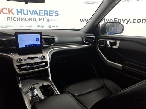 Used 2021 Ford Explorer XLT w/ Equipment Group 202A image 15