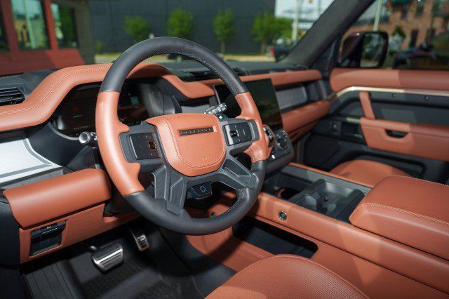Used 2026 Land Rover Defender 110 OCTA AWD/4WD image 10