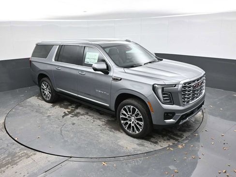 New 2026 GMC Yukon XL Denali w/ Sun & Power Step Package image 30