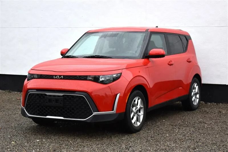 Used 2023 Kia Soul S FWD image 8