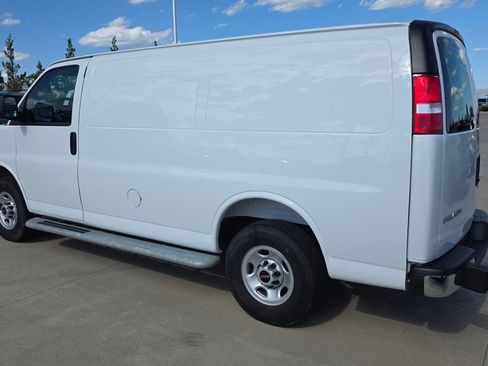 Used 2025 GMC Savana 2500 w/ Driver Convenience Package RWD image 3