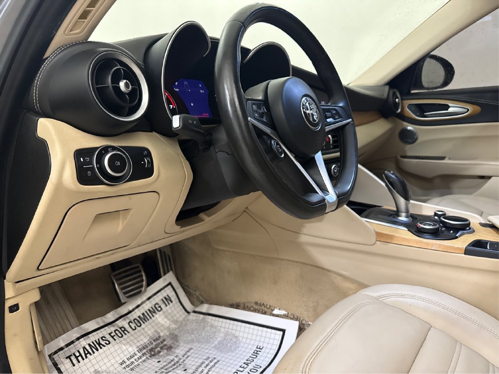 Used 2019 Alfa Romeo Giulia Ti w/ Quick Order Package 22Z Lusso RWD image 29