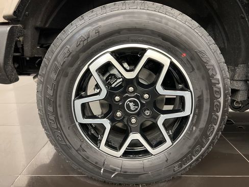 New 2025 Ford Bronco Outer Banks image 7