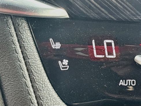 Used 2025 Cadillac XT6 Premium Luxury w/ LPO, Floor Liner Package AWD/4WD image 21