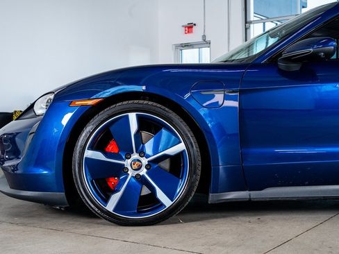 Used 2021 Porsche Taycan 4S image 9