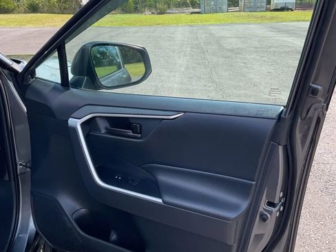 Used 2019 Toyota RAV4 LE image 36