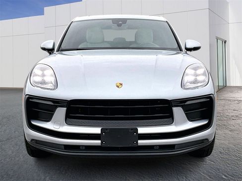 Used 2022 Porsche Macan image 10