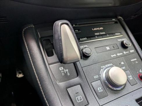 Used 2017 Lexus CT 200h image 12