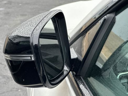 Used 2022 BMW 430i Coupe w/ M Sport Package image 17