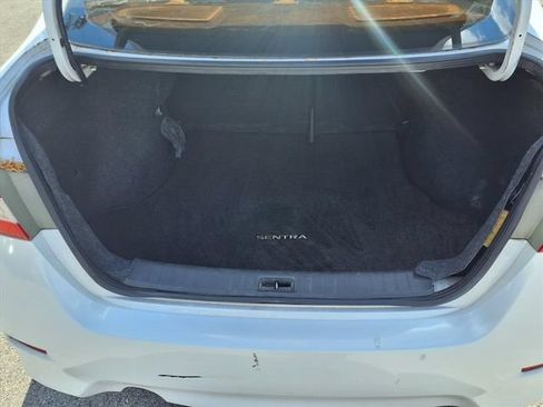Used 2015 Nissan Sentra SR FWD image 9