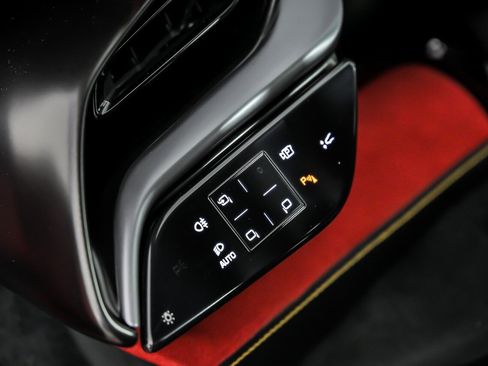 Used 2022 Ferrari SF90 Spider image 35