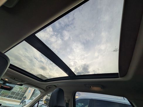 Certified 2023 Lincoln Nautilus Reserve w/ Monochromatic Package image 13