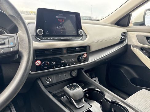 Used 2023 Nissan Rogue SV image 19