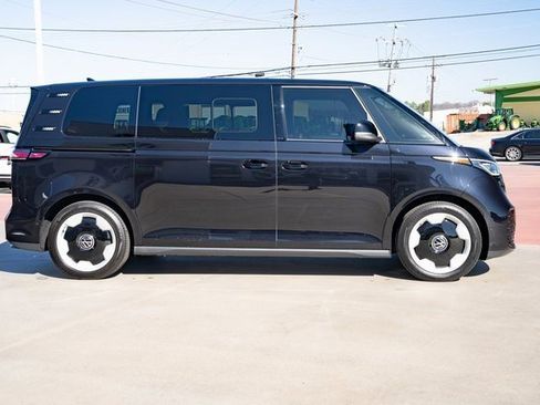 New 2025 Volkswagen ID. Buzz Pro S image 7