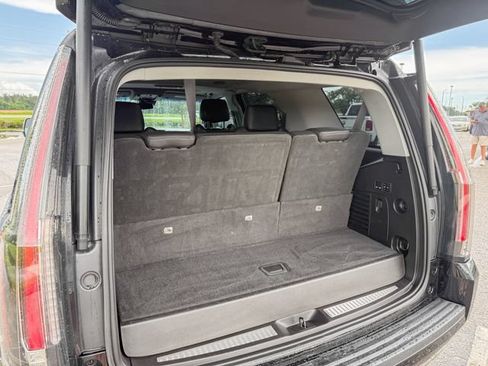 Used 2018 Cadillac Escalade Luxury RWD image 6