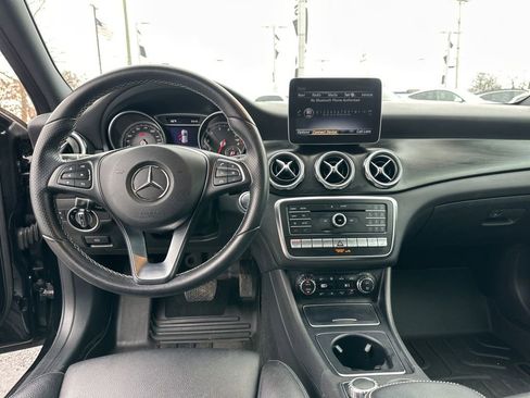 Used 2018 Mercedes-Benz GLA 250 4MATIC image 44