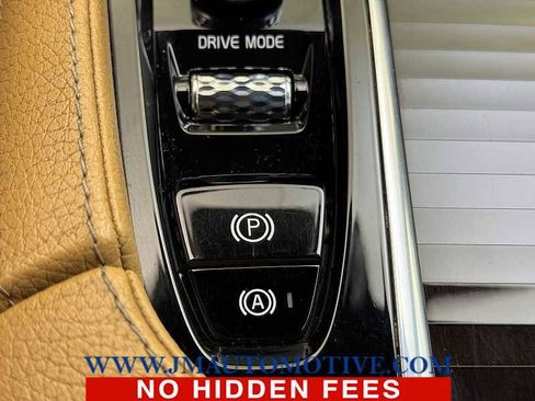 Used 2017 Volvo XC90 T6 Momentum w/ Vision Package image 33