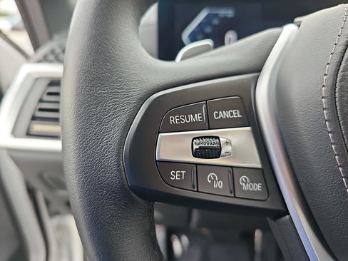 Used 2025 BMW X5 sDrive40i w/ Premium Package image 17