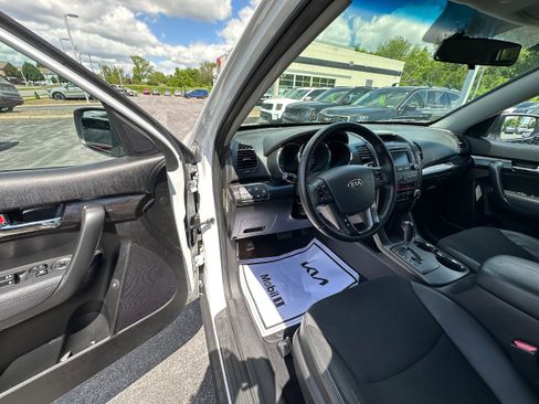 Used 2012 Kia Sorento EX AWD/4WD image 24