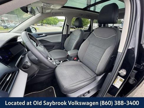 Certified 2023 Volkswagen Taos SE w/ Panoramic Sunroof Package AWD/4WD image 31