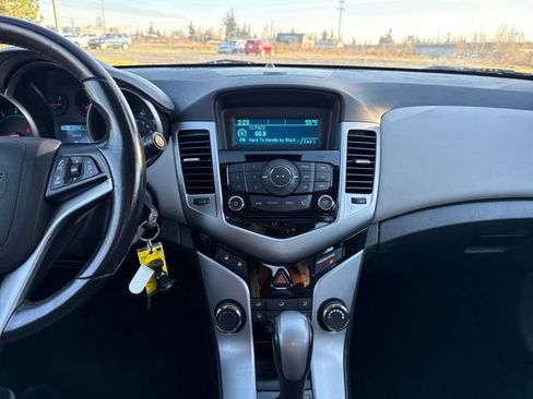 Used 2014 Chevrolet Cruze LT image 20