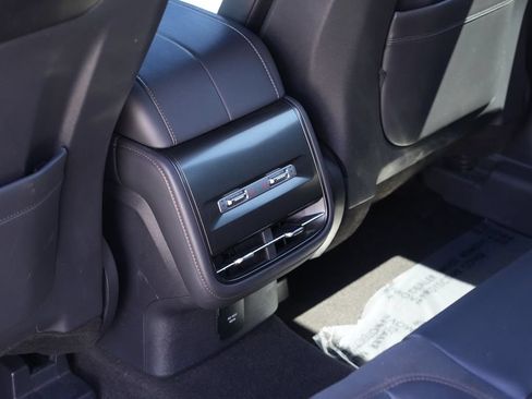 Used 2024 Lincoln Nautilus Reserve w/ Equipment Group 202A AWD/4WD image 15