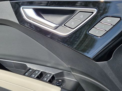 Used 2024 Audi Q4 e-tron Premium w/ Convenience Package image 11