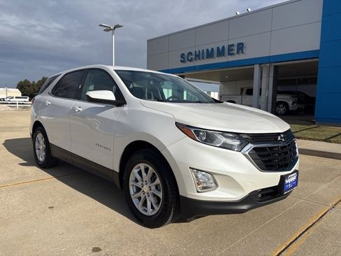 Used 2020 Chevrolet Equinox LT image 2