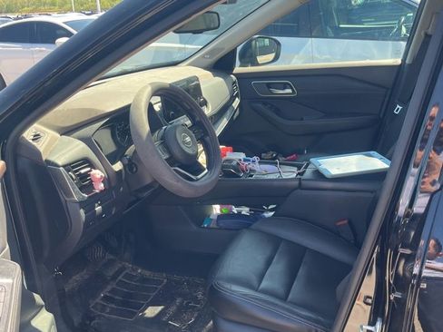 Used 2021 Nissan Rogue SL w/ Premium Package image 4