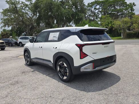 New 2027 Kia Seltos S FWD image 6