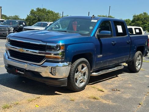 Used 2018 Chevrolet Silverado 1500 LT w/ Texas Edition RWD image 3