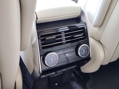 Certified 2026 Land Rover Range Rover SE AWD/4WD image 27